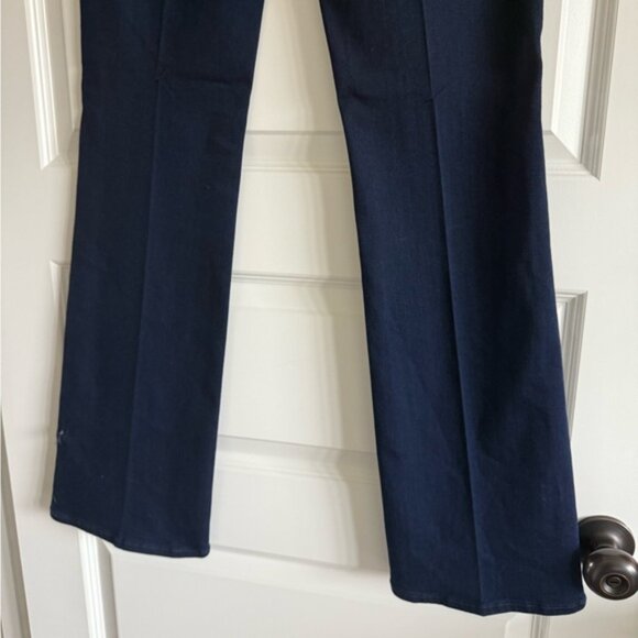 PAIGE Manhattan Bootcut Jeans NWT w/ Flaw - Picture 8 of 14